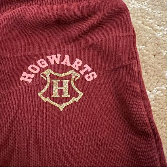 🍭6/$30 Harry Potter x H&M Maroon Hogwarts Sweatpants - 6 - Picture 2 of 6